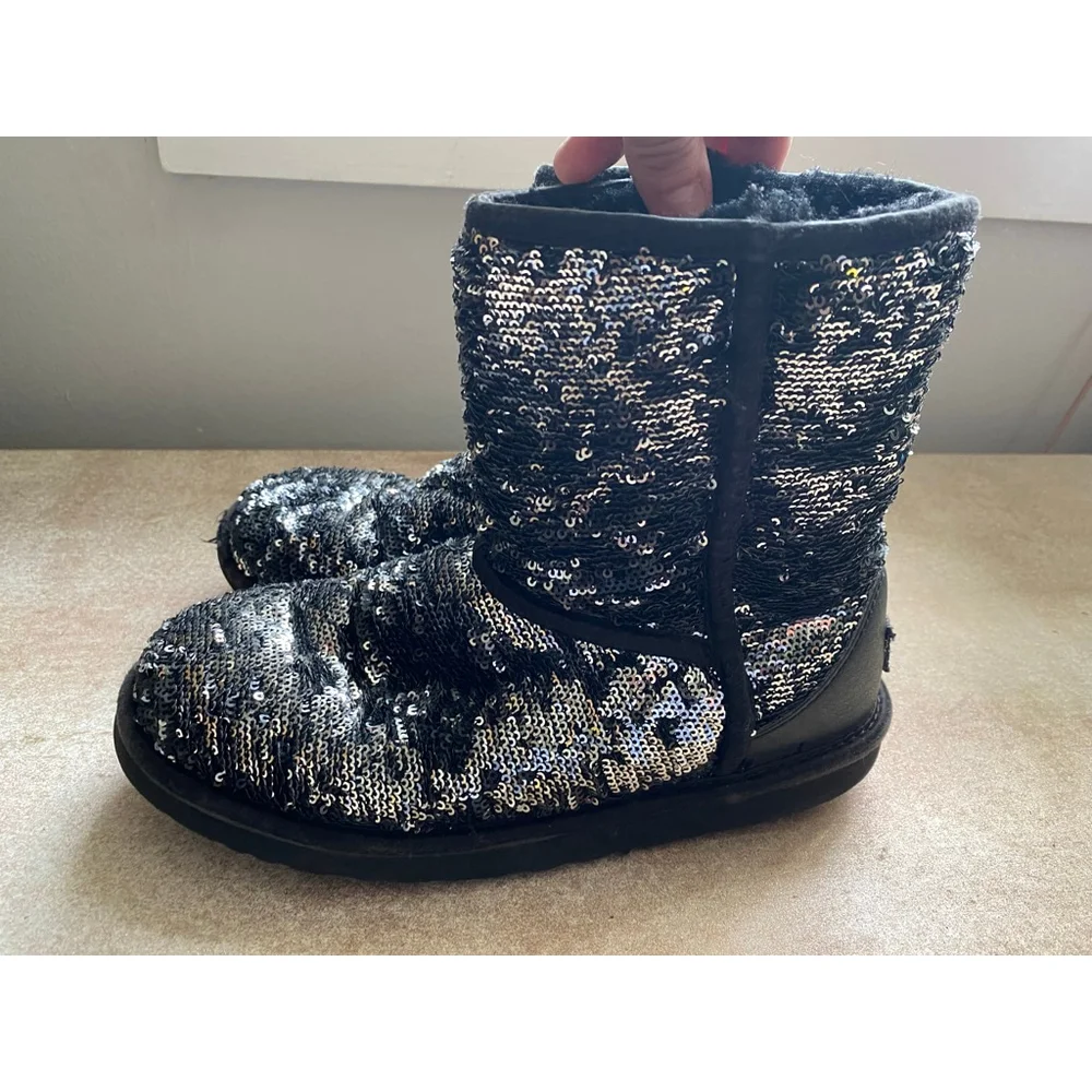 UGG australia black